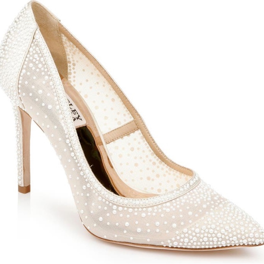 Weslee III Satin Pump - Sz 8
BADGLEY MISCHKA COLLECTION
